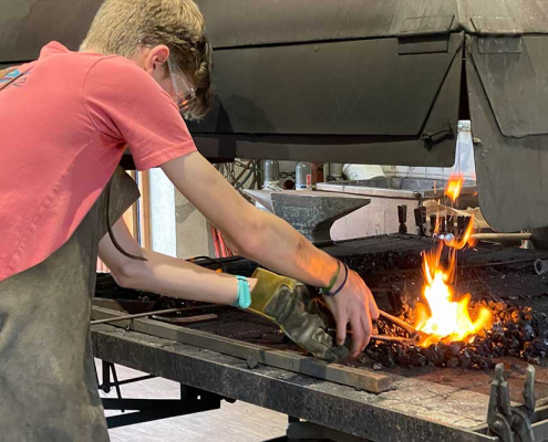 Tag der offenen Tür - Schmieden eines Flaschenöffners