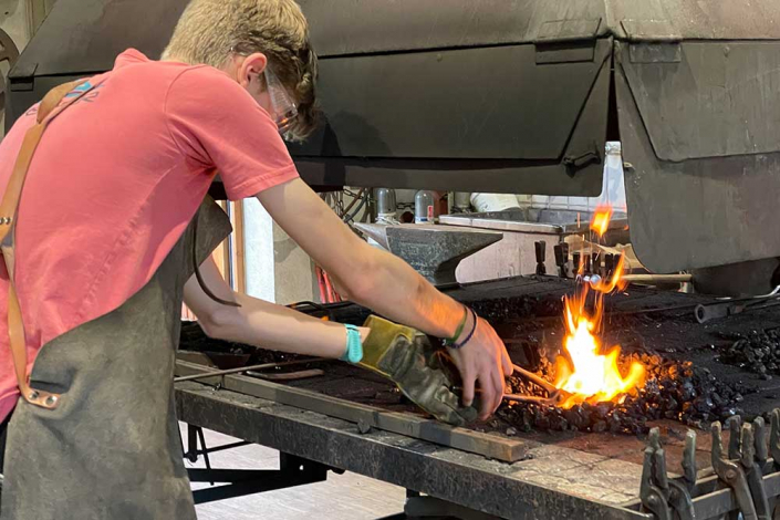 Tag der offenen Tür - Schmieden eines Flaschenöffners