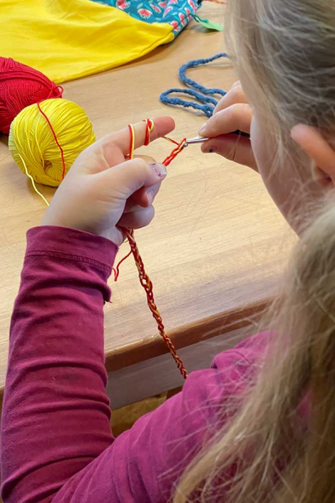 Tag der offenen Tür - Handarbeit in den zweiten Klassen