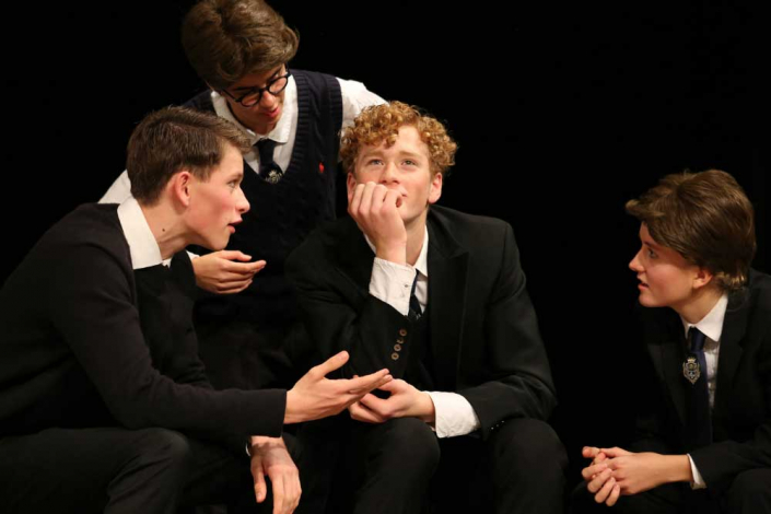 Theater 12b - Der Club der toten Dichter