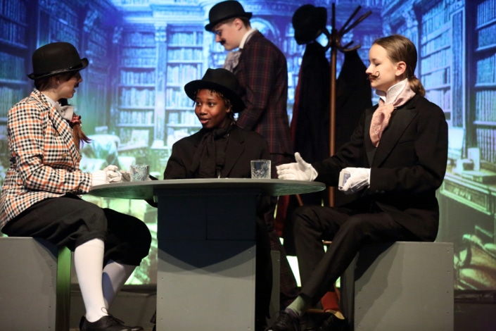 Klassenspiel 8b - In 80 Tagen um die Welt